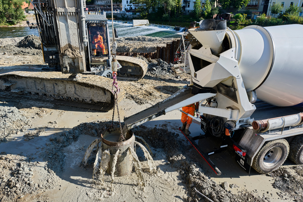 Für die Bohrpfähle wurden insgesamt 1.500 m3 Beton C35/45 F5 mit einem Größtkorn 32 und einem CEM III B 32,5 N-LH/SR (na) des OPTERRA Werkes Karsdorf geliefert.|Foto: OPTERRA/Sven-Erik Tornow